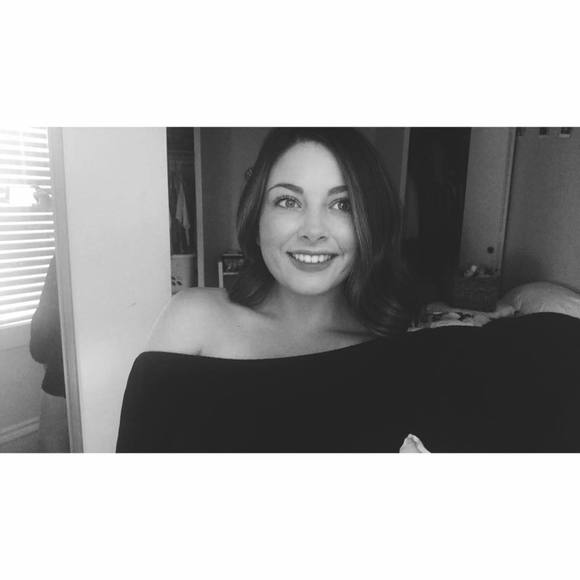 Meet your Posher, Alison - Picture 1 of 1